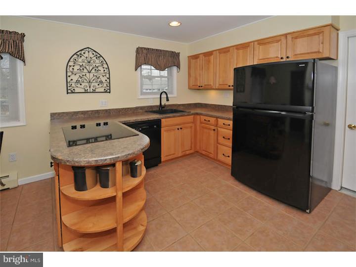29 Fallenrock Road Levittown, PA 19056 - Photo 8 of 24