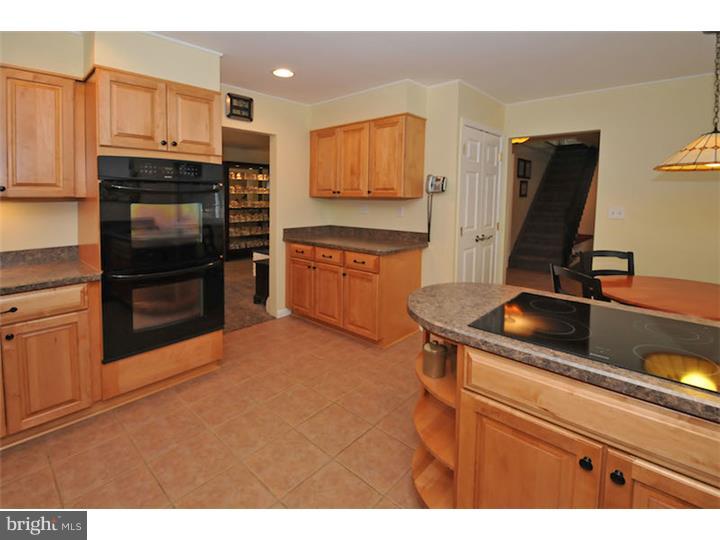 29 Fallenrock Road Levittown, PA 19056 - Photo 10 of 24