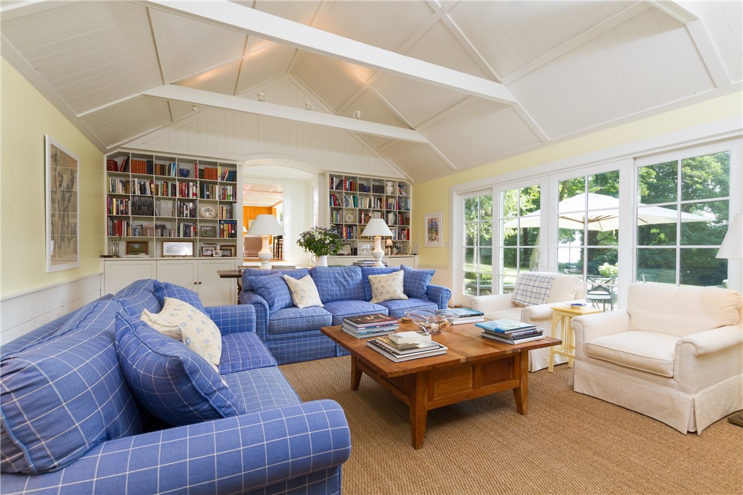 180 Willett Road Narragansett, RI 02874 - Photo 11 of 40 Great Room