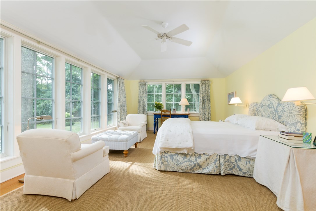 180 Willett Road Narragansett, RI 02874 - Photo 14 of 40 Master Bedroom