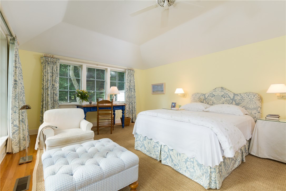 180 Willett Road Narragansett, RI 02874 - Photo 15 of 40 Master Bedroom