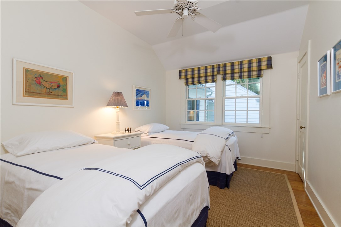 180 Willett Road Narragansett, RI 02874 - Photo 28 of 40 Bedroom