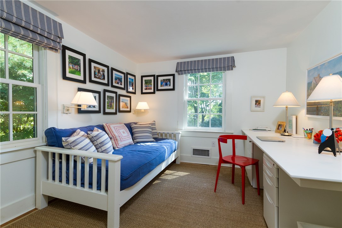 180 Willett Road Narragansett, RI 02874 - Photo 29 of 40 Office