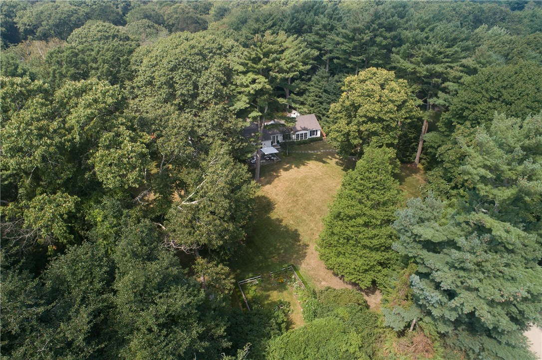 180 Willett Road Narragansett, RI 02874 - Photo 39 of 40 Stonehedge Cottage