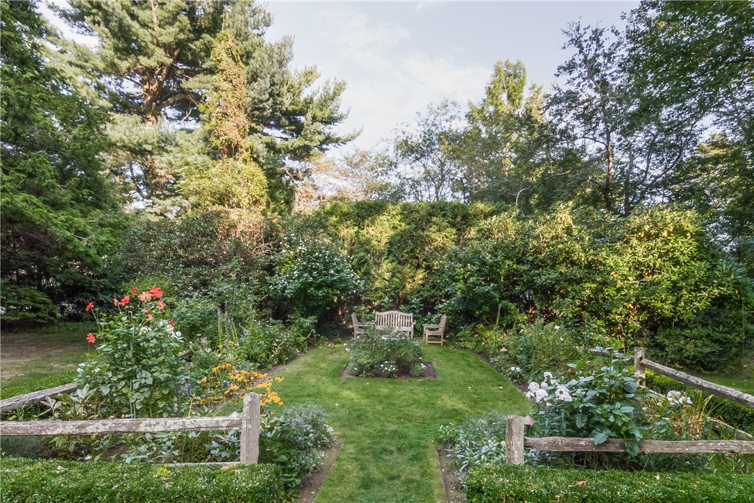 180 Willett Road Narragansett, RI 02874 - Photo 5 of 40 Garden