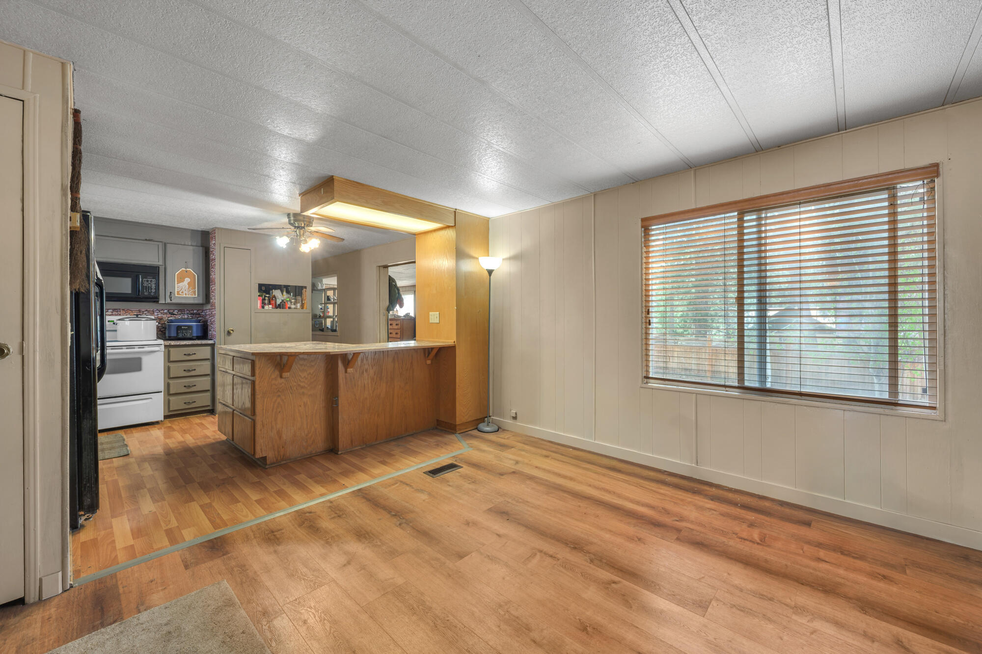137139 4th Street Crescent, OR 97733 - Photo 8 of 28 137139 4th st, crescent, or 97733 - 07