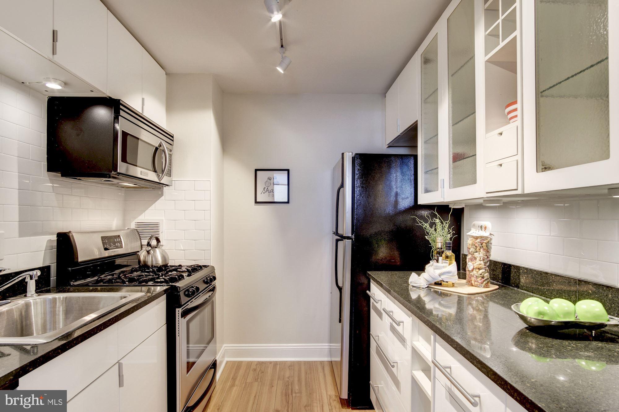 3060 16th Street Northwest, Unit 502 Washington, DC 20009 - Photo 15 of 30 Kitchen