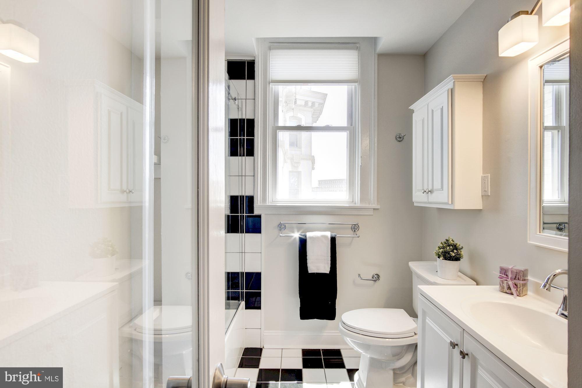 3060 16th Street Northwest, Unit 502 Washington, DC 20009 - Photo 24 of 30 Bathroom