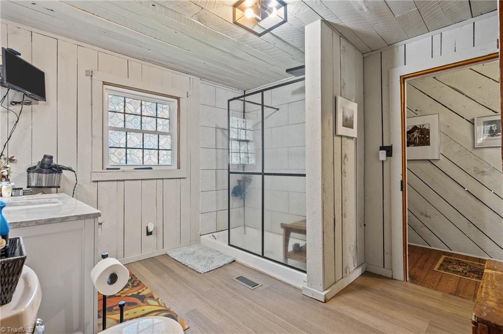 327 Tobacco Road Madison, NC 27025 - Photo 21 of 50 Primary bath