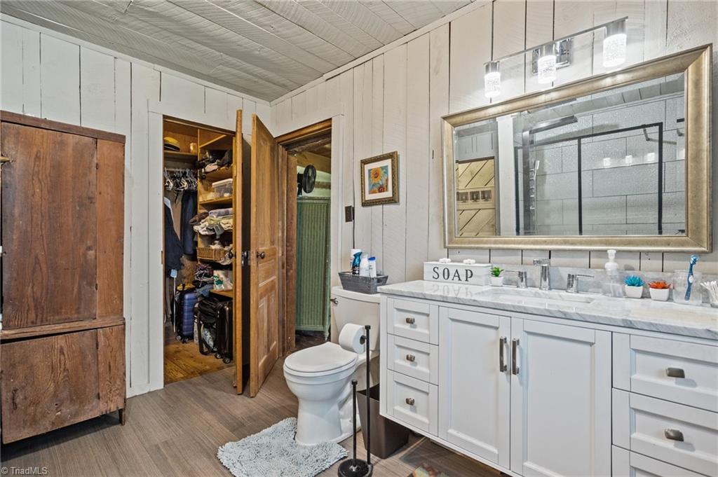 327 Tobacco Road Madison, NC 27025 - Photo 22 of 50 Primary bath