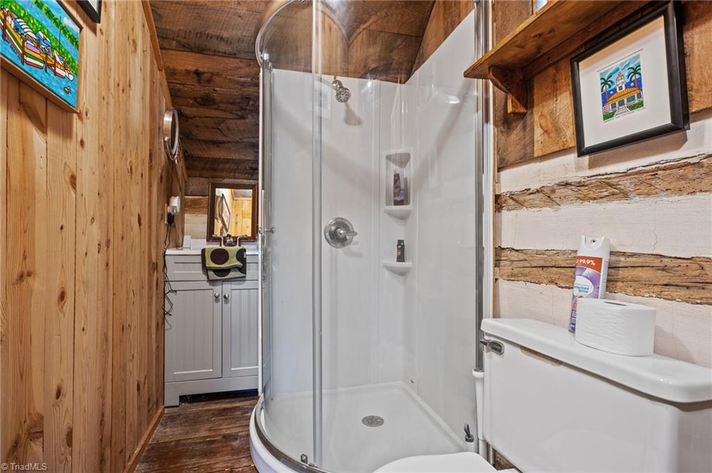 327 Tobacco Road Madison, NC 27025 - Photo 29 of 50 2nd bathroom - Upstairs