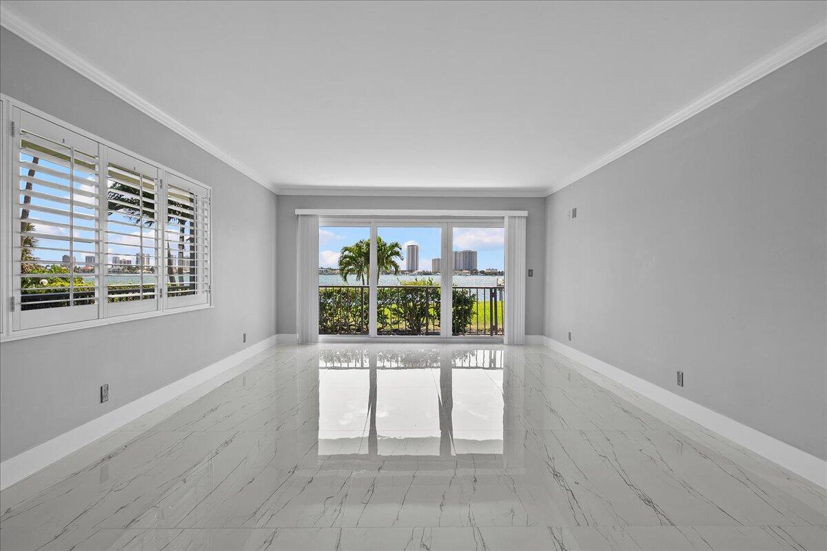 3040 Lake Shore Drive, Unit 101 Riviera Beach, FL 33404 - Photo 11 of 55 16-JLC_3836