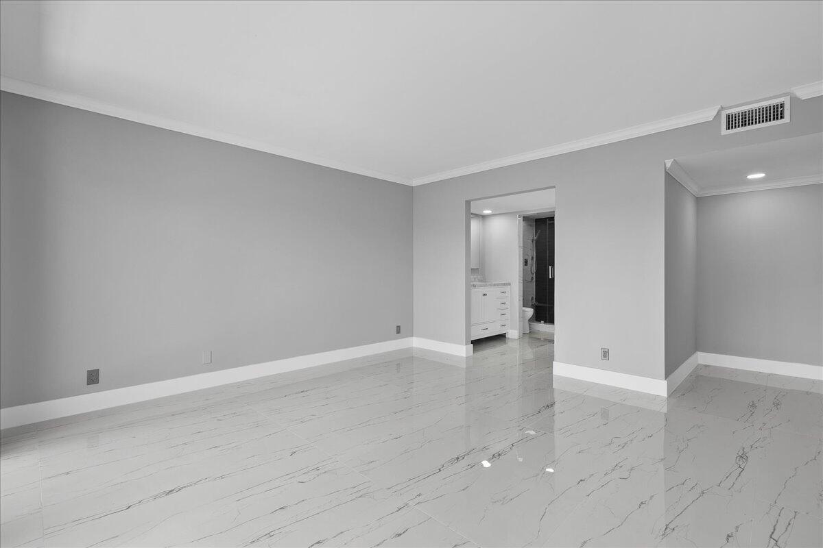 3040 Lake Shore Drive, Unit 101 Riviera Beach, FL 33404 - Photo 18 of 55 23-JLC_3876