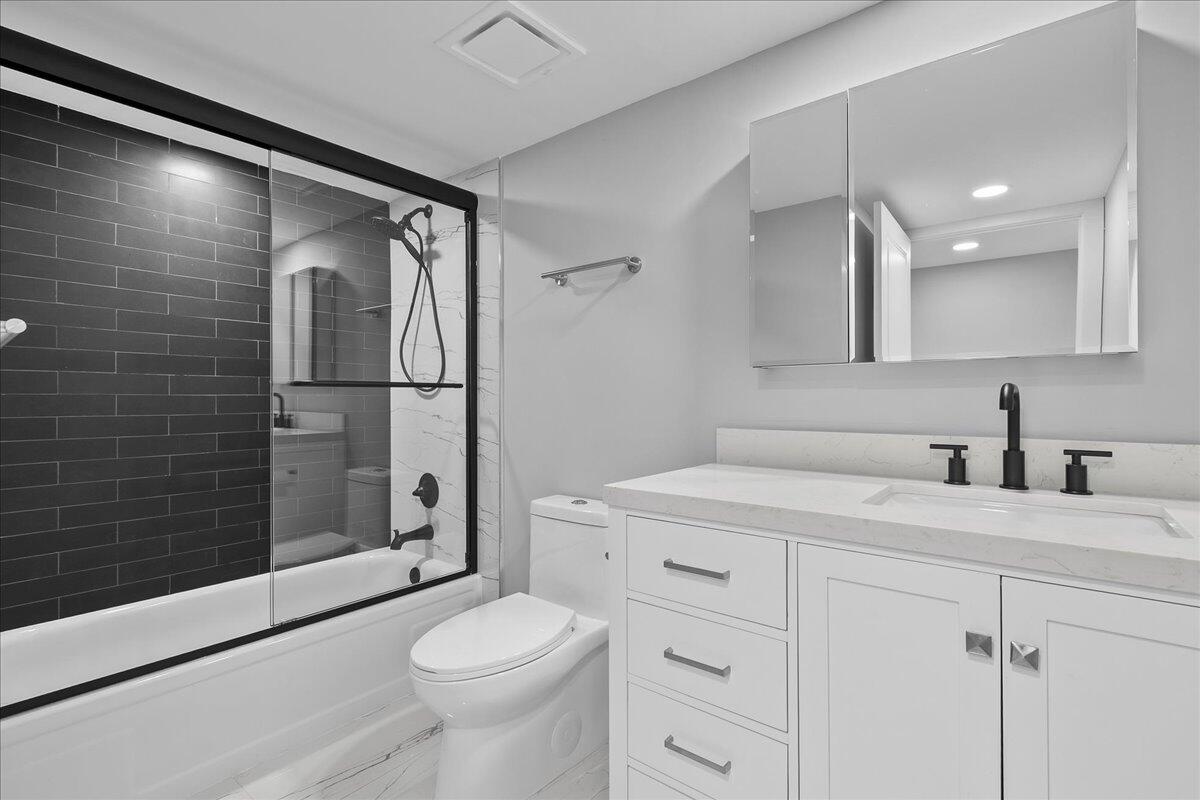 3040 Lake Shore Drive, Unit 101 Riviera Beach, FL 33404 - Photo 24 of 55 21-JLC_3866