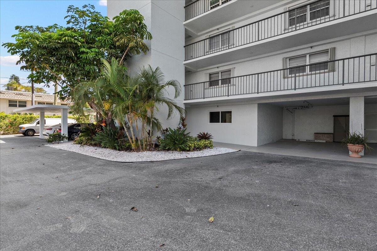 3040 Lake Shore Drive, Unit 101 Riviera Beach, FL 33404 - Photo 30 of 55 02-JLC_3936