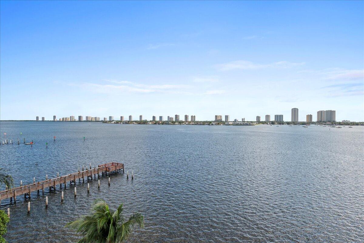 3040 Lake Shore Drive, Unit 101 Riviera Beach, FL 33404 - Photo 44 of 55 38-JLC_6385