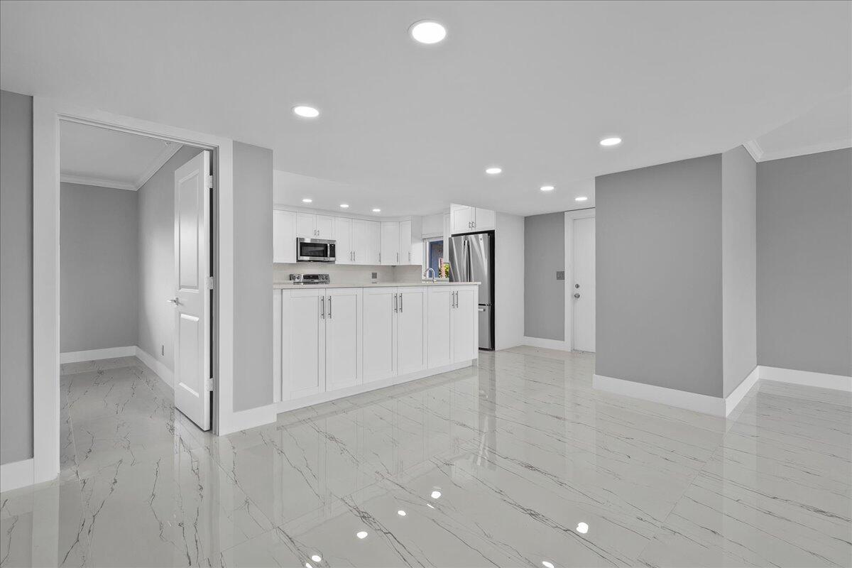 3040 Lake Shore Drive, Unit 101 Riviera Beach, FL 33404 - Photo 6 of 55 3-JLC_3821