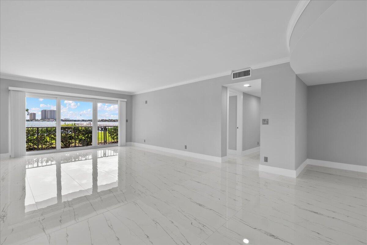 3040 Lake Shore Drive, Unit 101 Riviera Beach, FL 33404 - Photo 8 of 55 15-JLC_3831