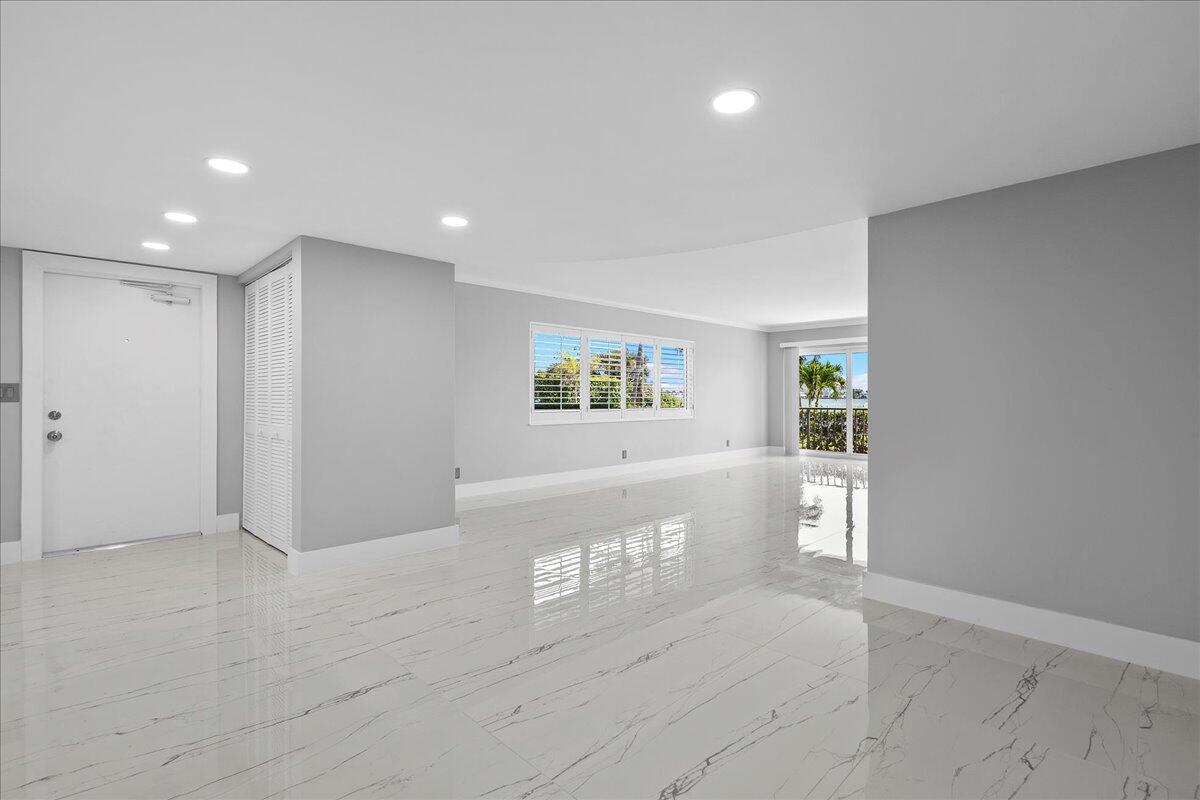 3040 Lake Shore Drive, Unit 101 Riviera Beach, FL 33404 - Photo 10 of 55 14-JLC_3826