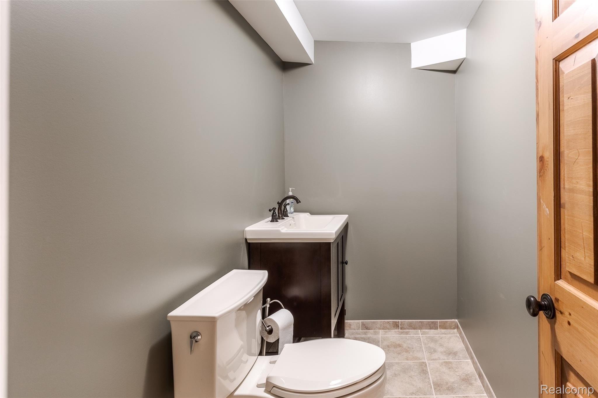 111 Denbar Road Bloomfield Hills, MI 48304 - Photo 35 of 43 Denbar-3.jpg