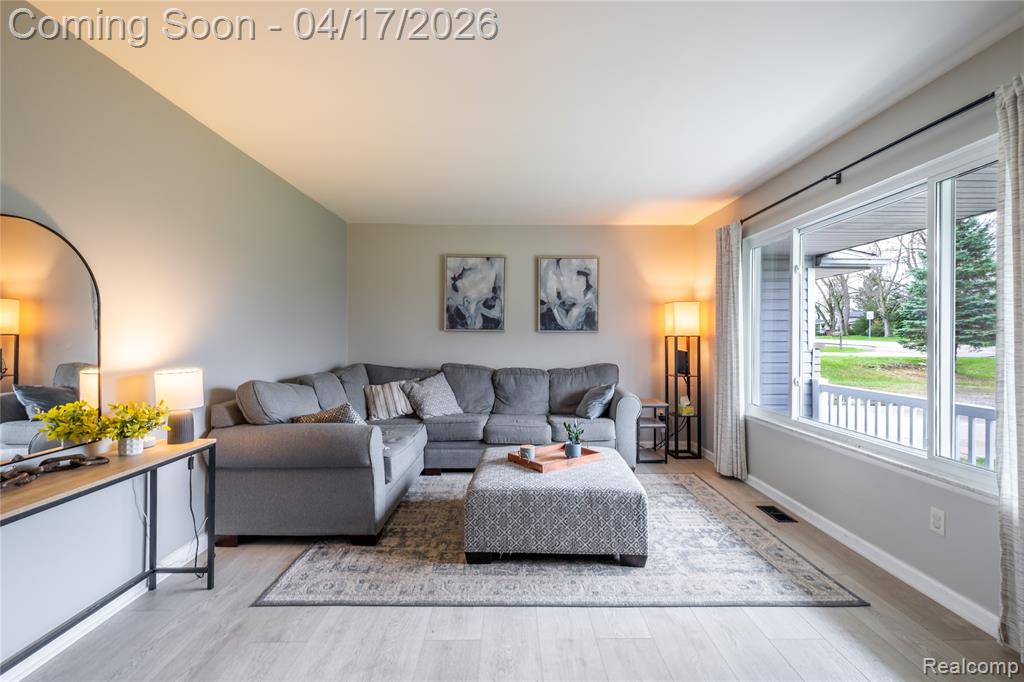 5395 Howe Road Grand Blanc, MI 48439 - Photo 6 of 25
