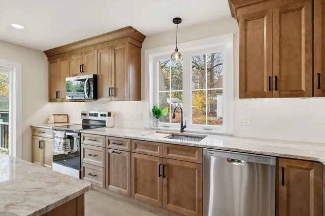 $464,900 | 2 Lakemont Street, Southwick, MA 01077