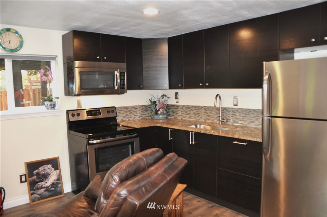 1730 Whitman Avenue Northeast Renton, WA 98059 - Photo 15 of 17 Gallery Image 15