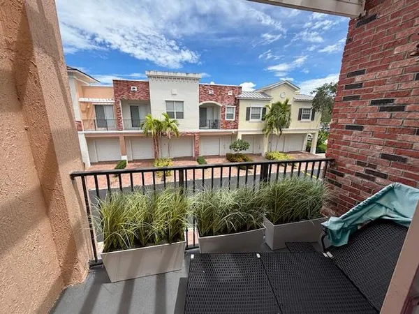 $250,000 | 10560 Southwest Stephanie Way, Unit 1207, Port St. Lucie, FL 34987