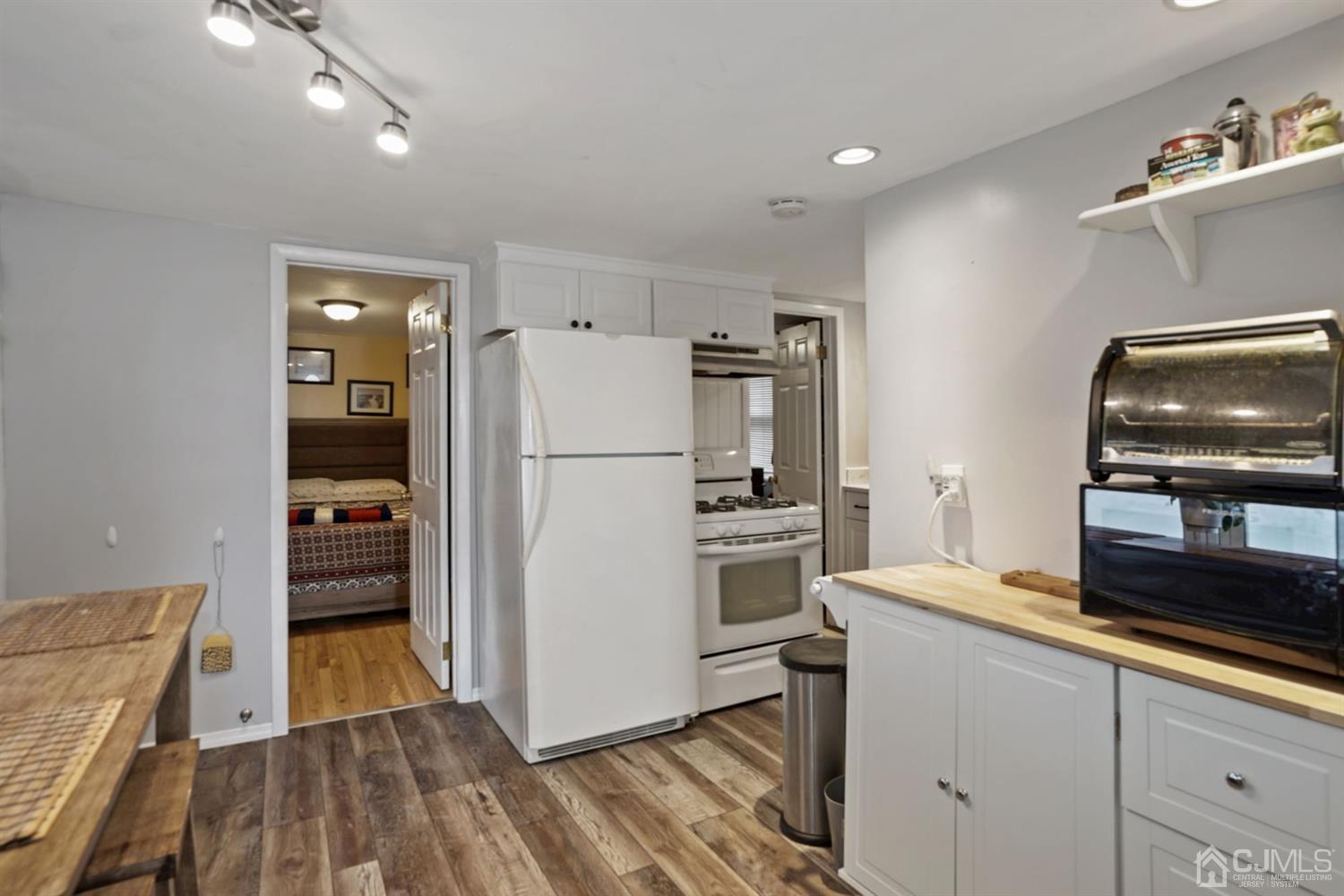 254 Raritan Boulevard Old Bridge, NJ 07735 - Photo 13 of 27 Gallery Image 13