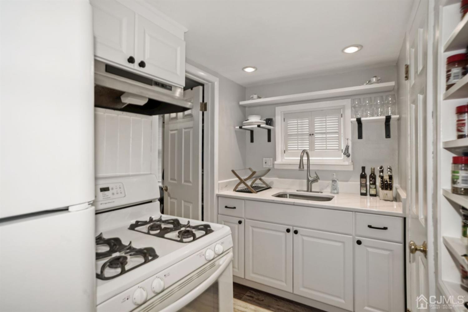254 Raritan Boulevard Old Bridge, NJ 07735 - Photo 14 of 27 Gallery Image 14