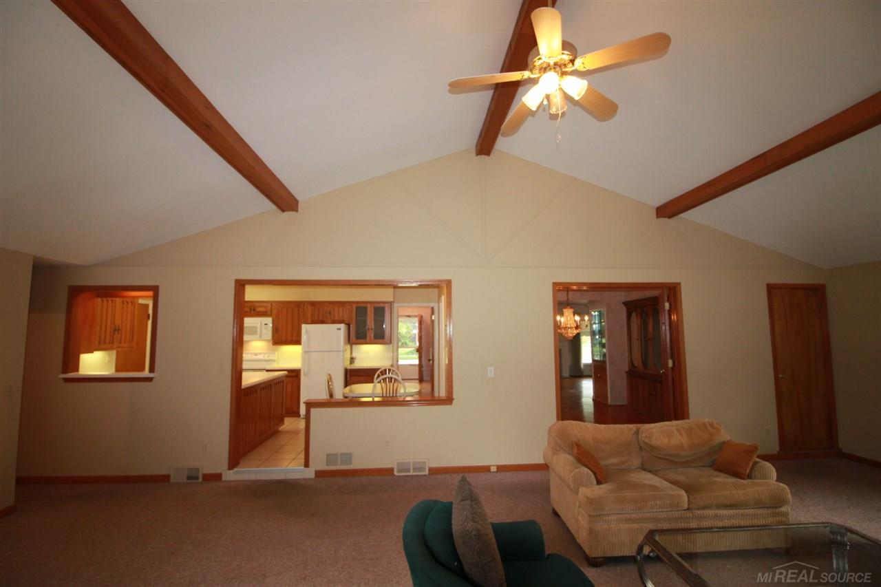 954 South Renaud Road Grosse Pointe Woods, MI 48236 - Photo 24 of 46