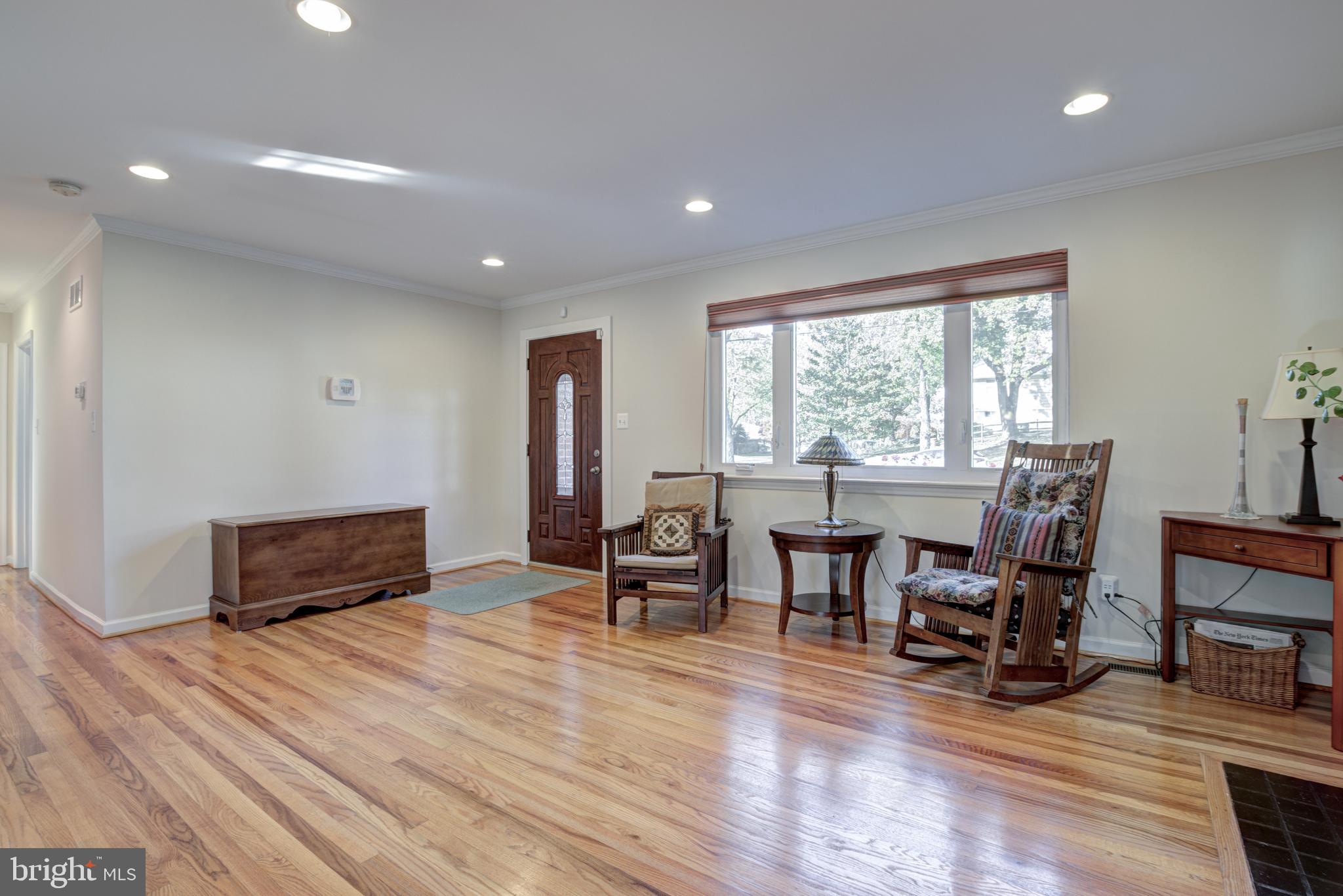 7316 Gary Street Springfield, VA 22150 - Photo 6 of 41 Gallery Image 6
