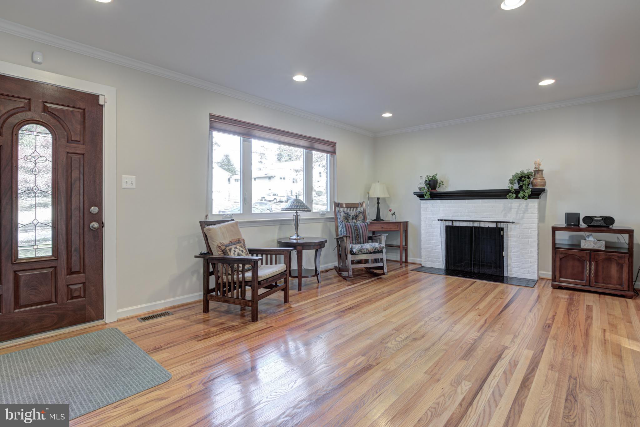 7316 Gary Street Springfield, VA 22150 - Photo 7 of 41 Gallery Image 7