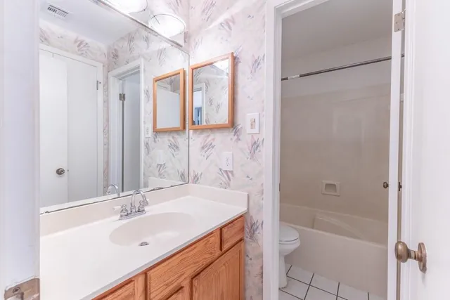 $250,000 | 332 Westmeade Drive, Gretna, LA 70056