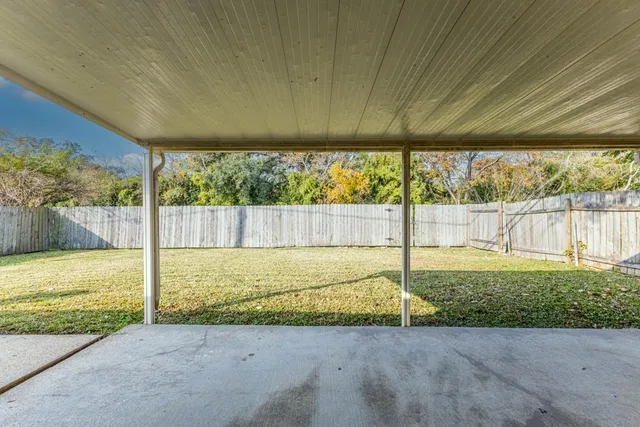 $250,000 | 332 Westmeade Drive, Gretna, LA 70056