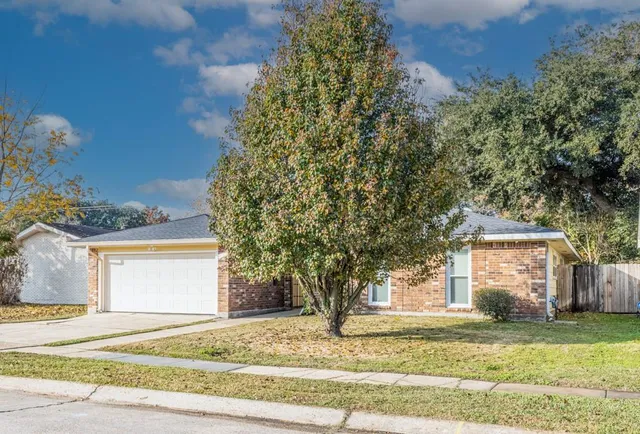 $250,000 | 332 Westmeade Drive, Gretna, LA 70056