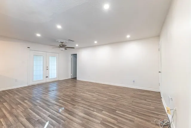 $250,000 | 332 Westmeade Drive, Gretna, LA 70056