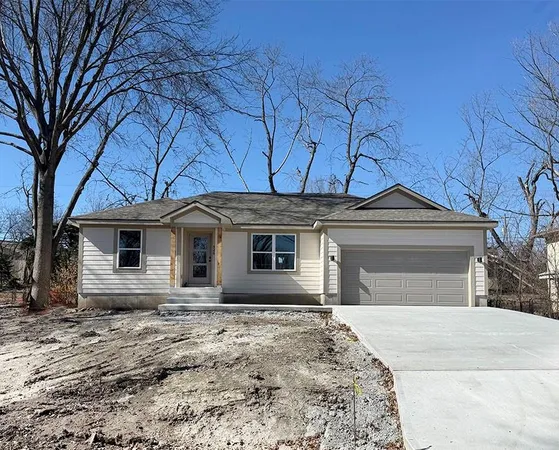 $375,000 | 626 Northwest Village Drive, Lee's Summit, MO 64063