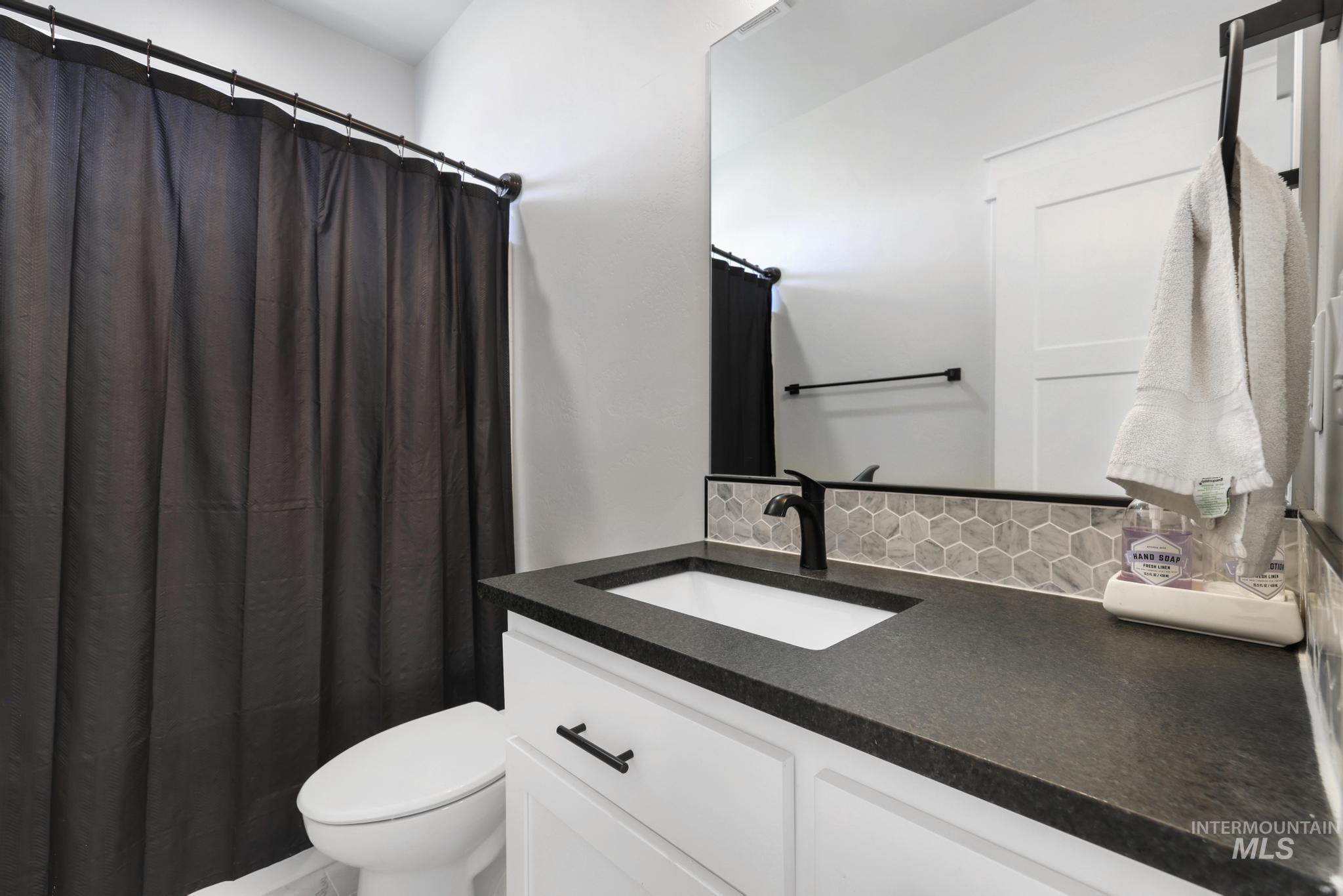 253 Mariposa Circle Shoshone, ID 83352 - Photo 15 of 47