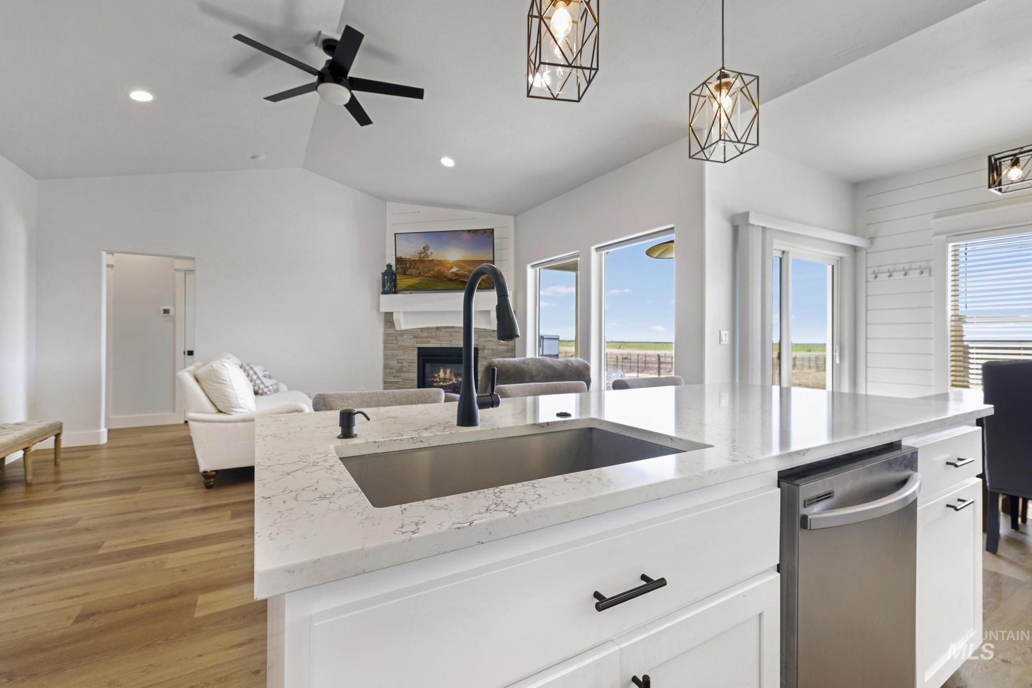 253 Mariposa Circle Shoshone, ID 83352 - Photo 6 of 47