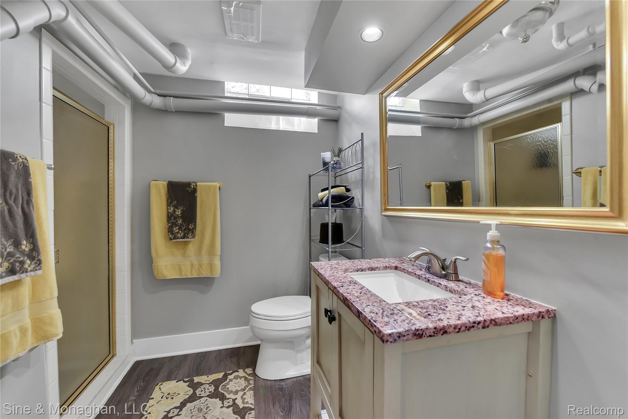 927 North Renaud Road Grosse Pointe, MI 48236 - Photo 27 of 36 927 Renaud - HD Drone Photography-36.jpg