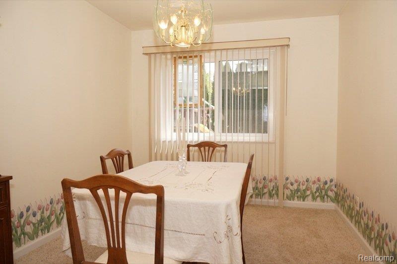 18612 Gill Road Livonia, MI 48152 - Photo 5 of 23 Dining Room