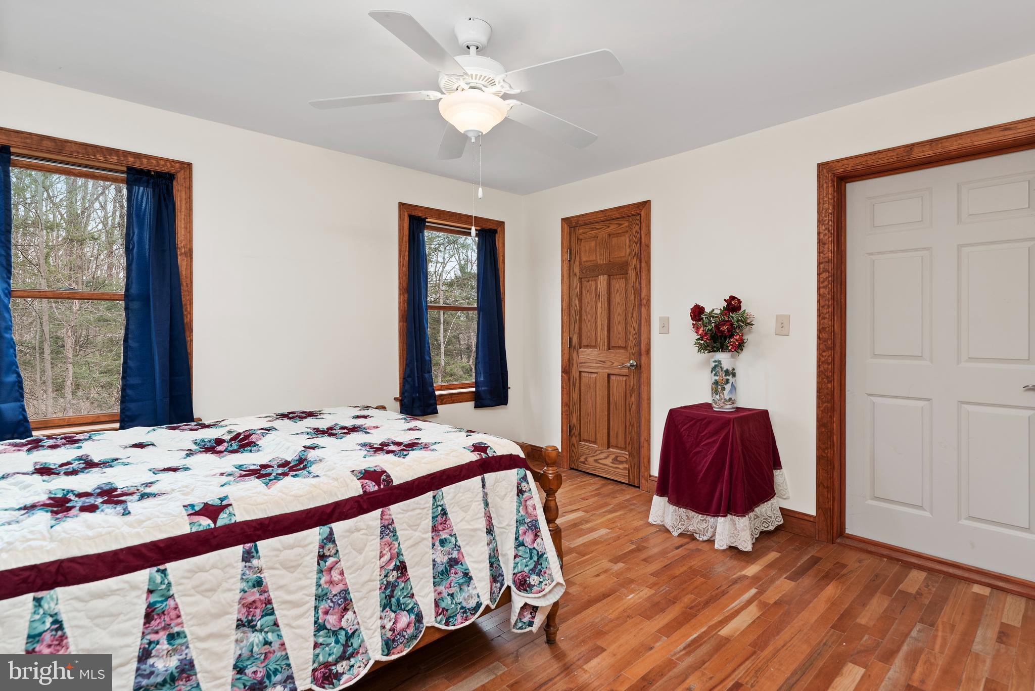 1370 Indian Peg Road Boiling Springs, PA 17007 - Photo 26 of 44 2nd bedroom w/hardwood floor & ceiling fan