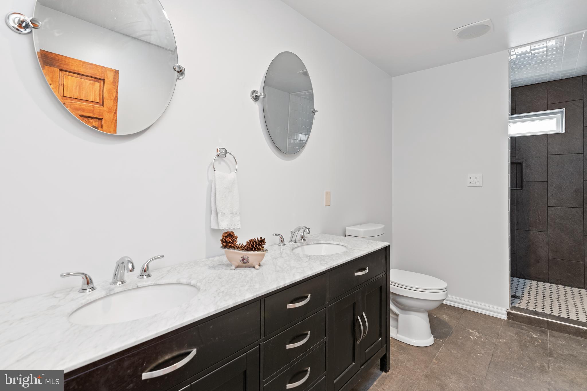 1370 Indian Peg Road Boiling Springs, PA 17007 - Photo 32 of 44 3rd full bath w/double bowl vanity & tile flooring