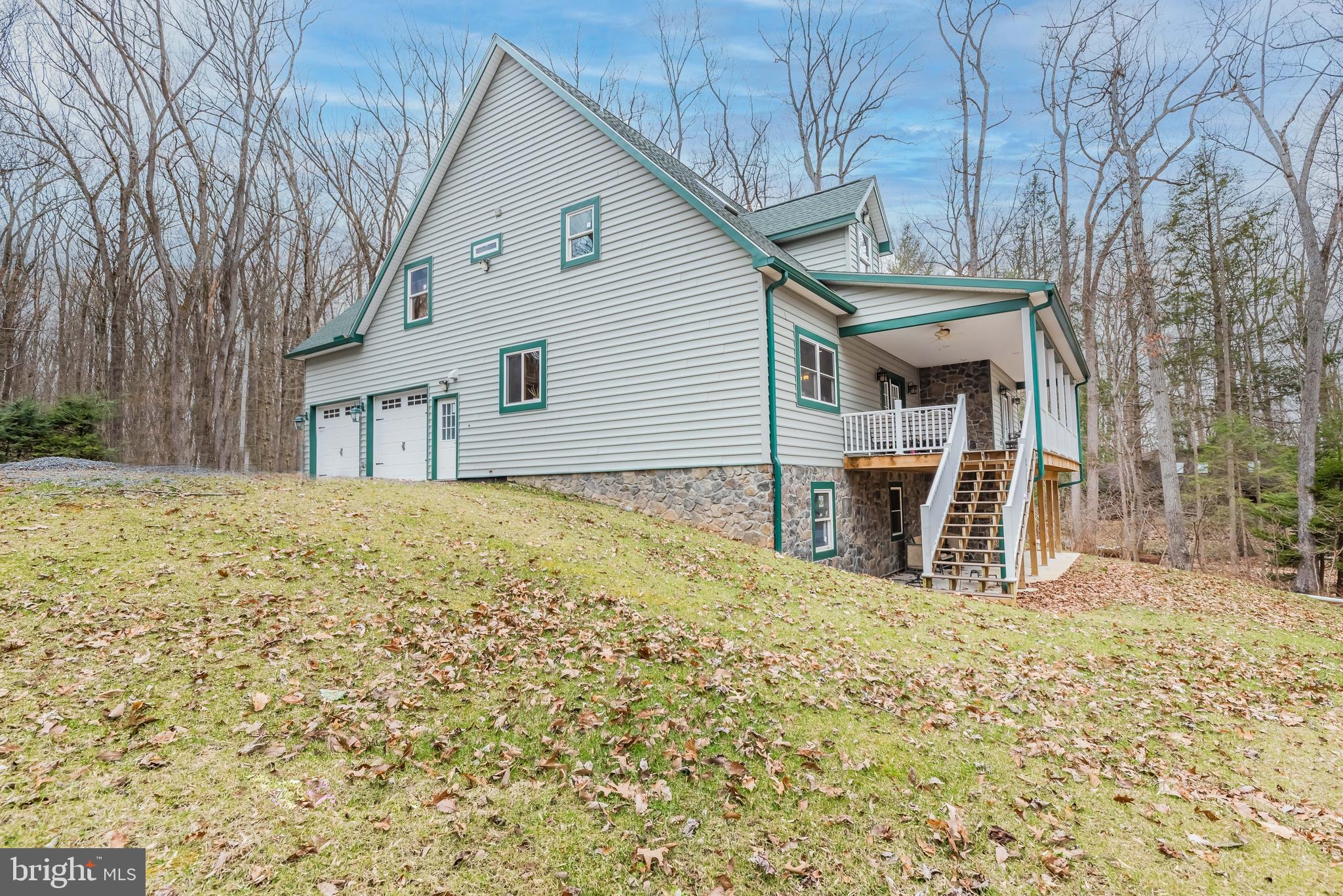 Beautiful covered rear deck / porch