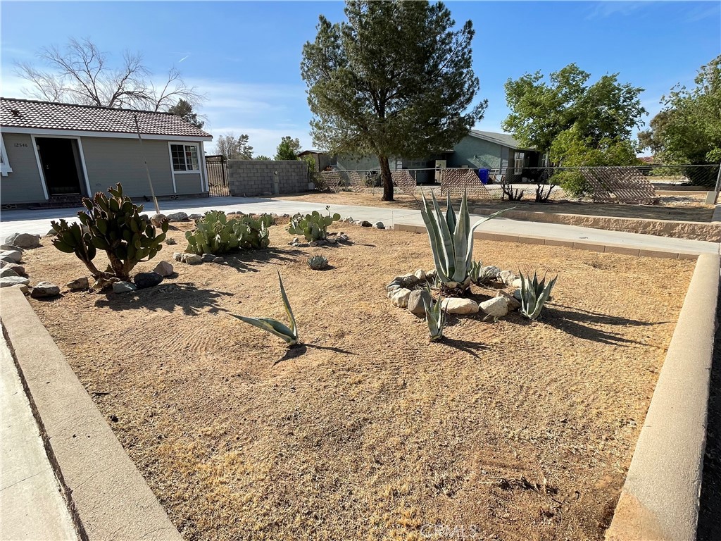 12546 Navajo Road Apple Valley, CA 92308 - Photo 24 of 27