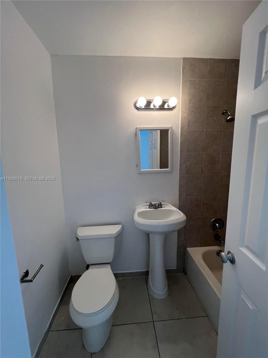 1600 Southwest 71st Court Miami, FL 33155 - Photo 13 of 15