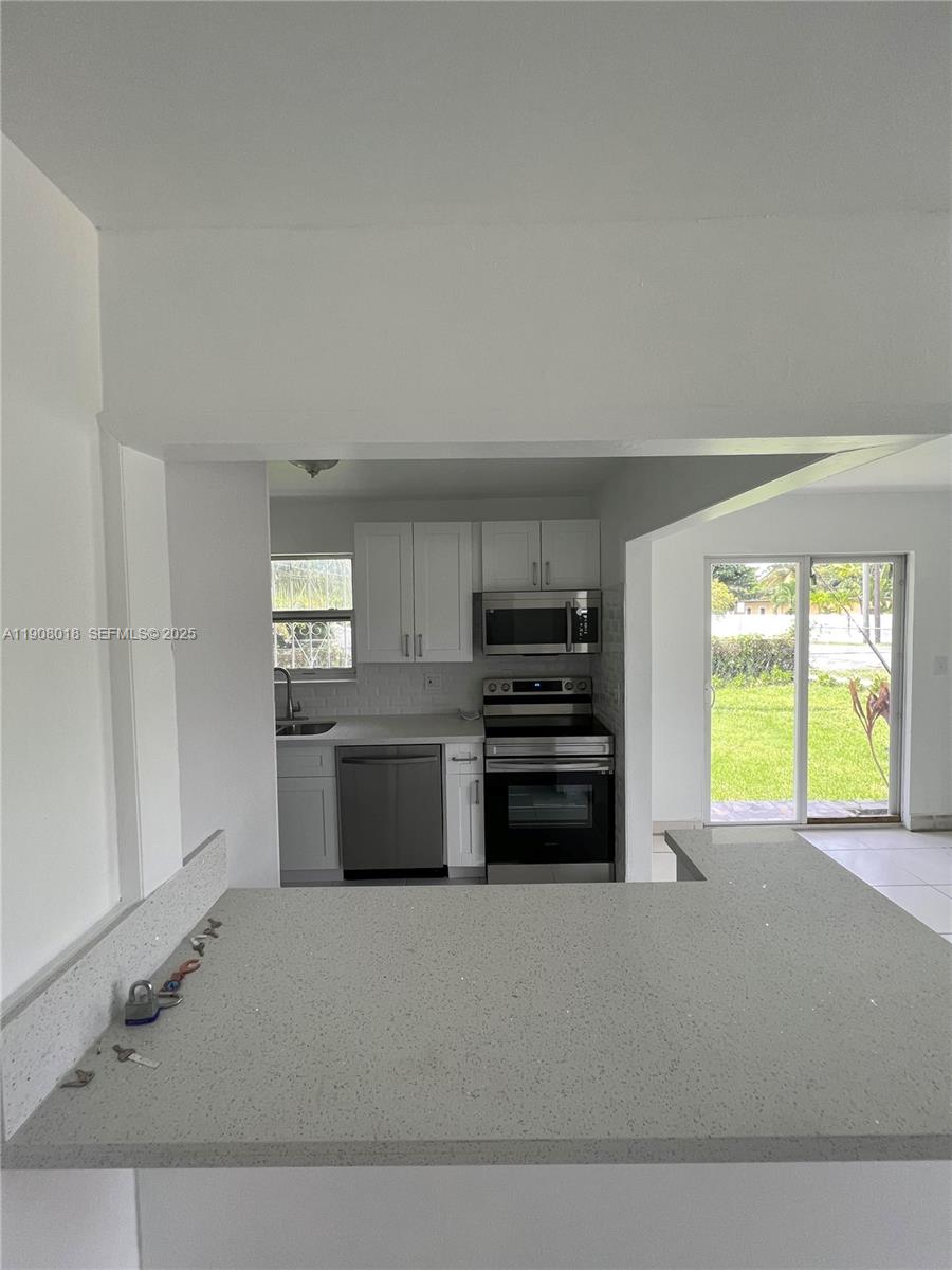 1600 Southwest 71st Court Miami, FL 33155 - Photo 6 of 15