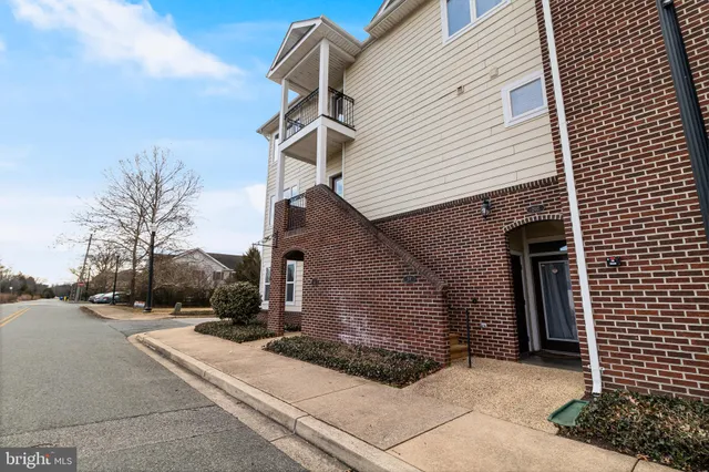 $295,000 | 305 Centennial Street, Unit 201K, La Plata, MD 20646