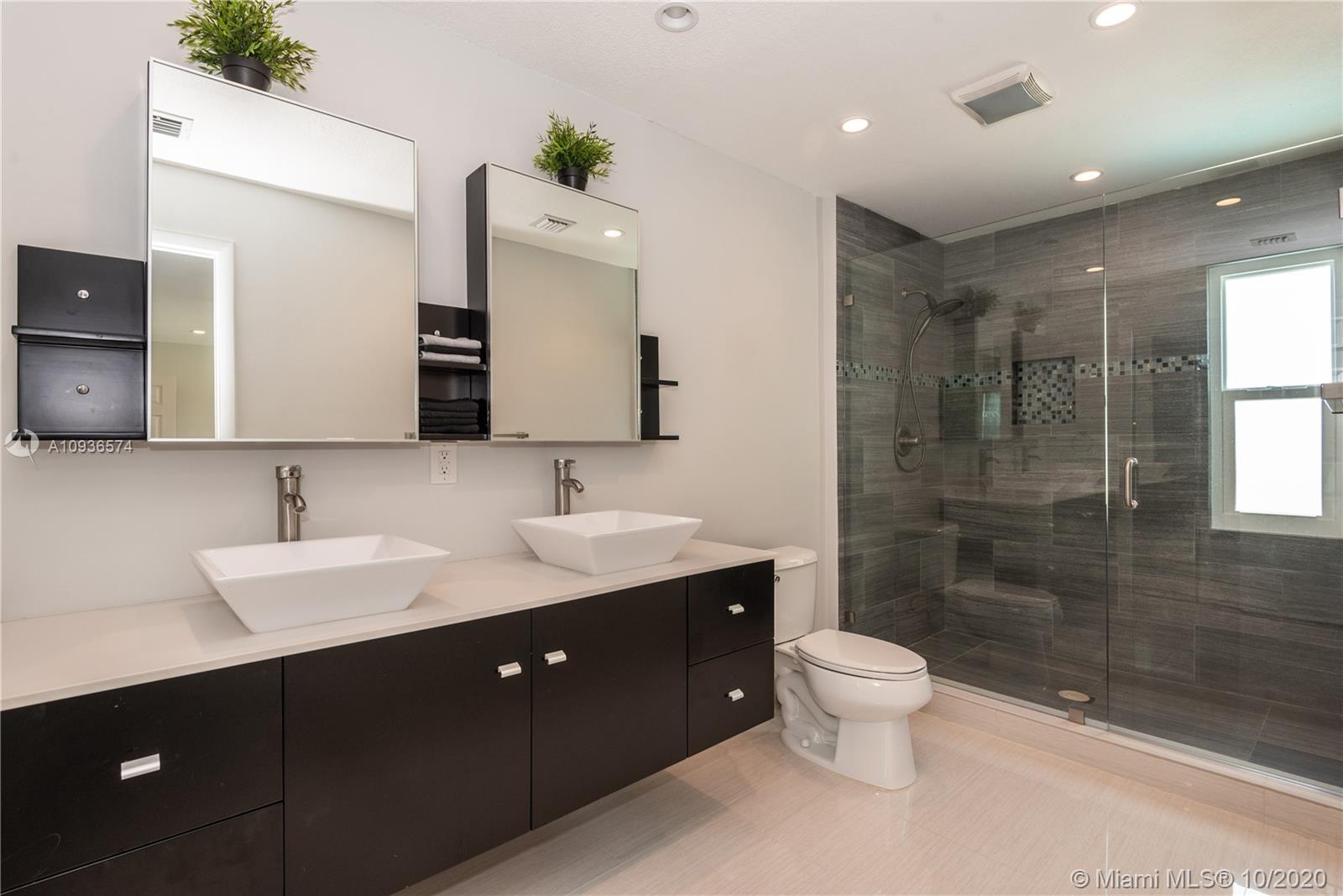 63 Greens Road Hollywood, FL 33021 - Photo 16 of 27 Gallery Image 16